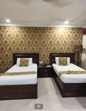 Deluxe Double Room | 1 bedroom, soundproofing, iron/ironing board, free WiFi