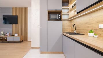 Microwave, dishwasher, cookware/dishes/utensils