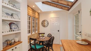 Cottage | Interior