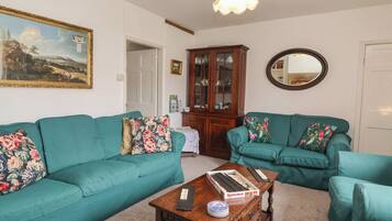 Cottage | Living area