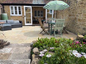 Cottage | Outdoor dining