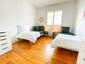 1 chambre, fer et planche à repasser, Wi-Fi, draps fournis