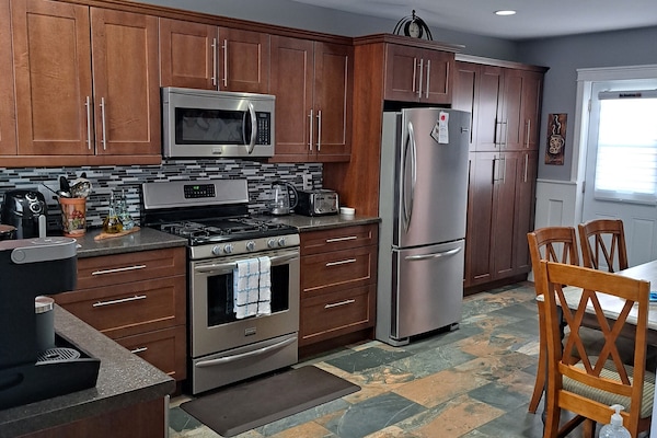 Frigorífic, microones, forn i placa de cuina