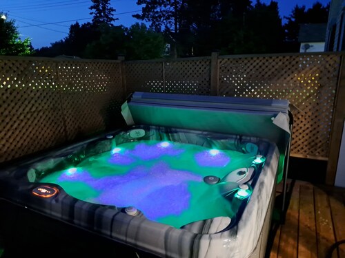 Home Away From Home, come and relax in a beautiful old country home with Jacuzzi