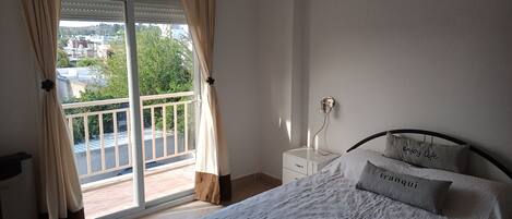 1 chambre, fer et planche à repasser, Wi-Fi, draps fournis