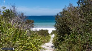 Beach - Callala Tropicana – seaside retreat (Callala Beach)