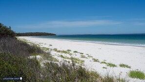 Beach - Callala Tropicana – seaside retreat (Callala Beach)