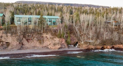 Ski, Hike, Bike, Relax: Tofte Townhome w/ Deck!