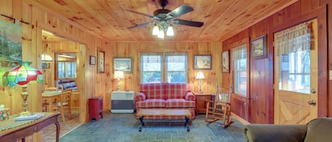 House (2 Bedrooms) | Interior