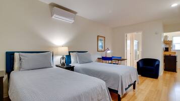 Apartment (0 Bedroom) | Iron/ironing board, bed sheets