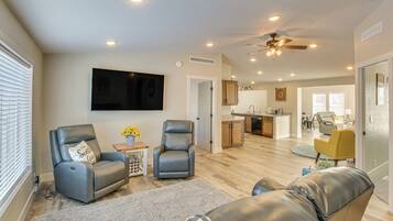 Rumah (4 Bedrooms) | Bagian depan properti