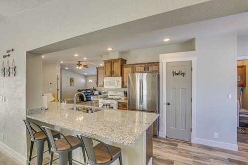 Modern Bloomington Home ~ 10 Mi to Bear Lake!
