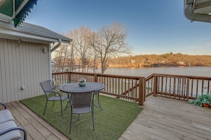 House (3 Bedrooms) | Interior - Waterfront Cherokee Village Home w/ Private Dock! (Cherokee Village)