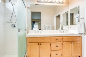 House (2 Bedrooms) | Bathroom - Modern California Escape Near Kayaking & Downtown! (Folsom)