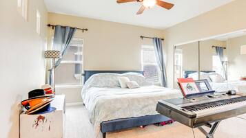 House (2 Bedrooms) | 2 bilik tidur, meja, ruang kerja komputer riba, cadar katil