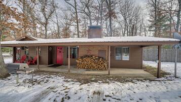 Cottage (2 Bedrooms) | Interior