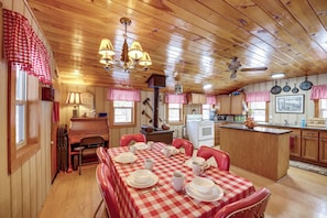 Cottage (2 Bedrooms) | Front of property