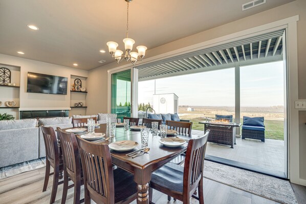 House (4 Bedrooms) | Interior