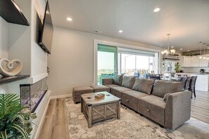 House (4 Bedrooms) | Interior