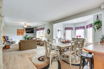 5 Mi to Fort Osage: Quiet Countryside Studio