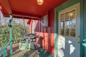 House (2 Bedrooms) | Interior - Dog-friendly Burnsville Cabin Rental Near Hiking! (Burnsville)