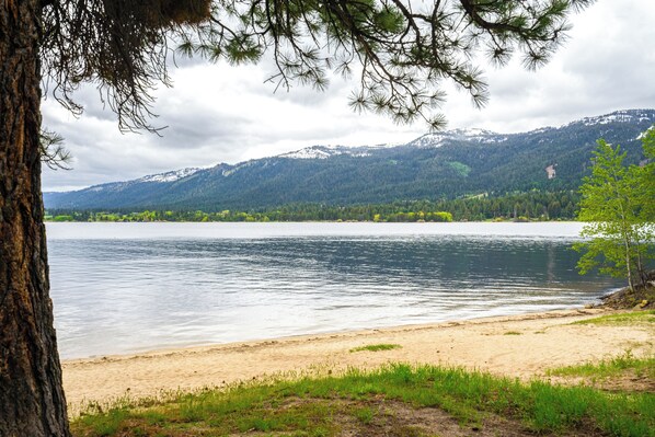 House (3 Bedrooms) | Interior - Peaceful Donnelly Retreat < 1 Mi to Lake Cascade! (Donnelly)