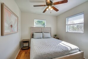 House (2 Bedrooms) | Interior - 1 Mi to Boat Ramp: Bokeelia Home w/ Screened Patio (Bokeelia)