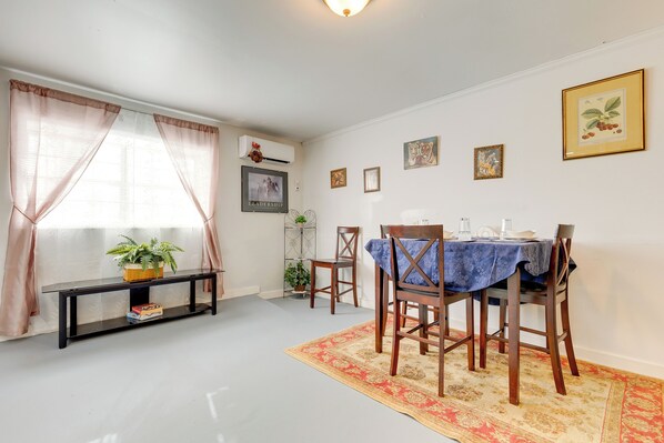 Apartment (1 Bedroom) | Interior