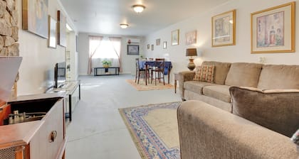 Comfortable Alabama Apartment: Pets Welcome!