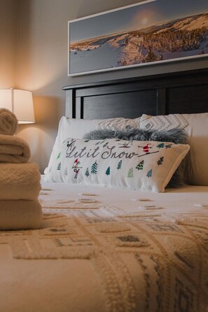 3 bedrooms, free WiFi - Echo Landing #20 3 Bedroom Townhouse (Sun Peaks)
