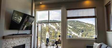 Townhome, 3 Bedrooms | Living area
