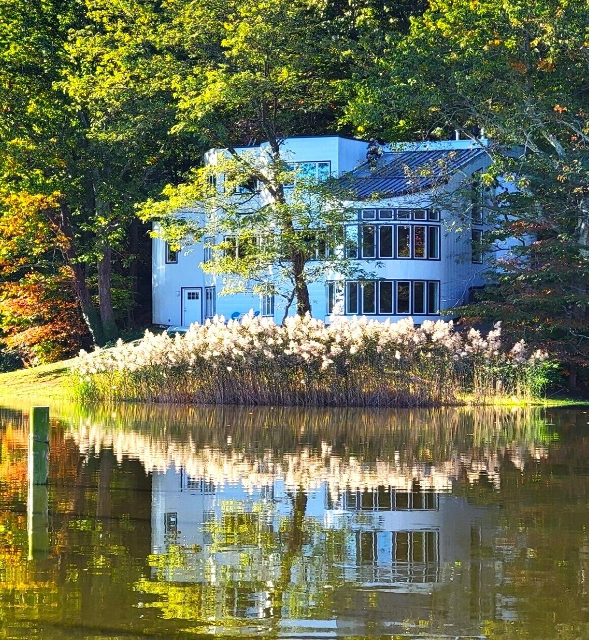 Serene and Sophisticated 4 BR Waterfront Contemporary just outside of Annapolis.