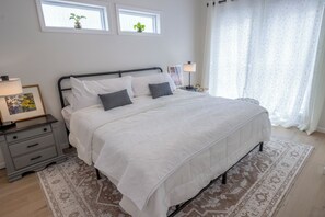 2 chambres, fer et planche à repasser, Wi-Fi gratuit, draps fournis
