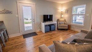 Living area - 2-bedroom 2-bath Charming Beachwalk Home (Michigan City)