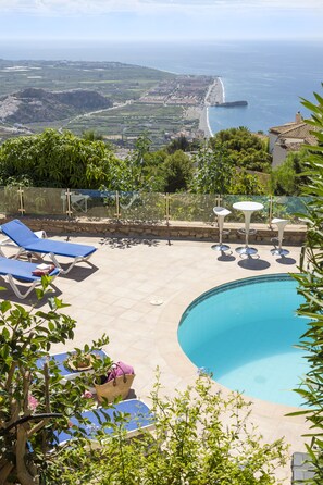 Outdoor pool - Superbe Villa 3 Ch., 2 Sdb, Rénovée, Piscine 48, Avec vue à Couper le Souffle (Salobreña)