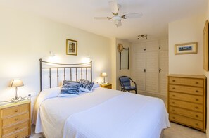 3 bedrooms, iron/ironing board, travel cot, free WiFi - Superbe Villa 3 Ch., 2 Sdb, Rénovée, Piscine 48, Avec vue à Couper le Souffle (Salobreña)