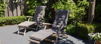 Luxury corner house with 3 double bedrooms, private garden and private parking.