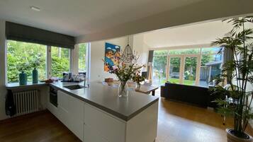 KylskÄp, mikrovÄgsugn, ugn och diskmaskin