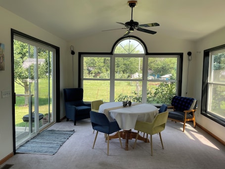 Interior. In Kalona-Near Pleasantview Home, Hospital, Iowa, and Kinnick Carver WiFi-Garage