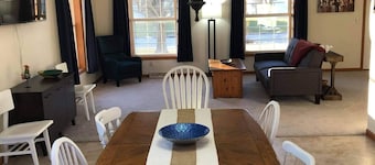 In Kalona-Near Pleasantview Home, Hospital, Iowa, and Kinnick Carver WiFi-Garage