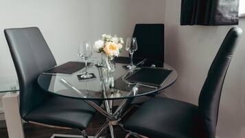 Apartment | In-room dining