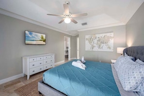 4 bedrooms, desk, iron/ironing board, free WiFi