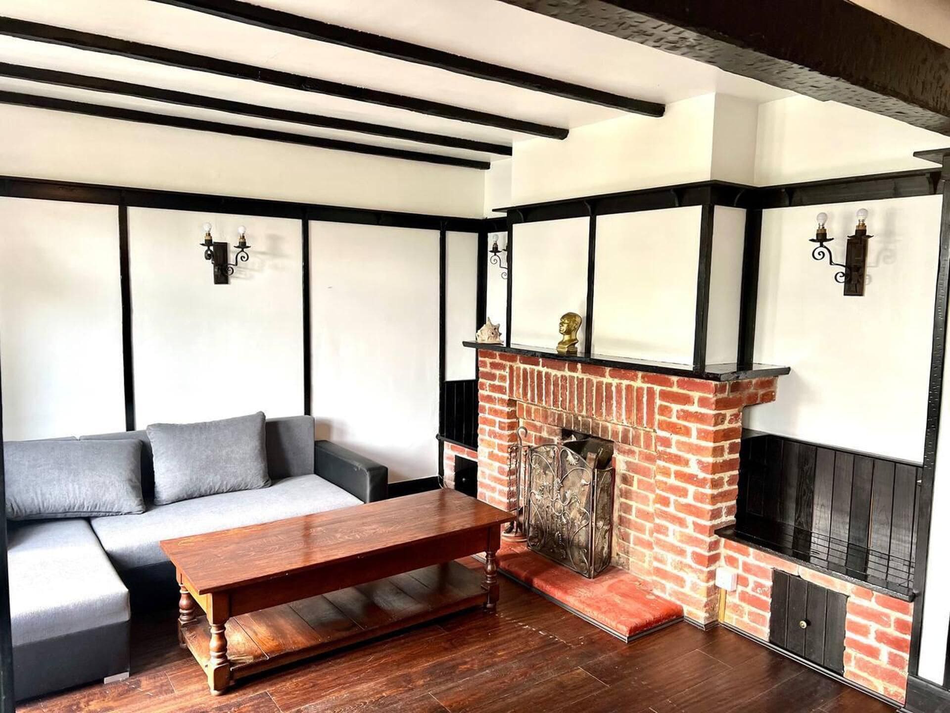 House | Living area | TV, fireplace