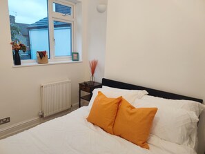 Apartment | 2 Schlafzimmer, Bügeleisen/Bügelbrett, kostenloses WLAN, Bettwäsche