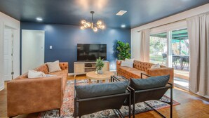 TV, offices - 4-BD Mid-Modern Century with Firepit & Playground (Houston)