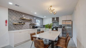 Fridge, microwave, oven, stovetop - 4-BD Mid-Modern Century with Firepit & Playground (Houston)