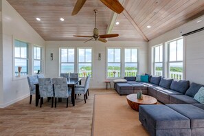 Smart TV - A ViewFaDayz - Brand New Pool Home (Hope Town)