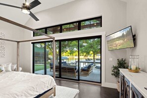 6 bedrooms, desk, iron/ironing board, travel cot - LBJ Lodge | Concierge Services (Kingsland)