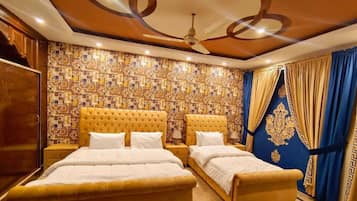 7 bedrooms, iron/ironing board, WiFi, bed sheets