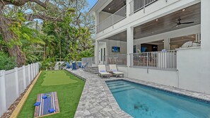 Outdoor pool, a heated pool - Luxurious Retreat with Brand New Golf Cart, Pool, & Putting Green (Sarasota)